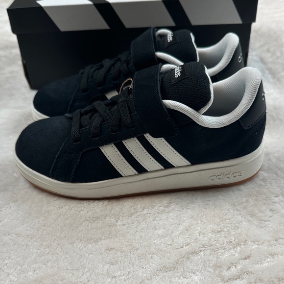 Adidas Kids Sz 3 Black and White Sneakers Grand Court 00s EL - Picture 7 of 9